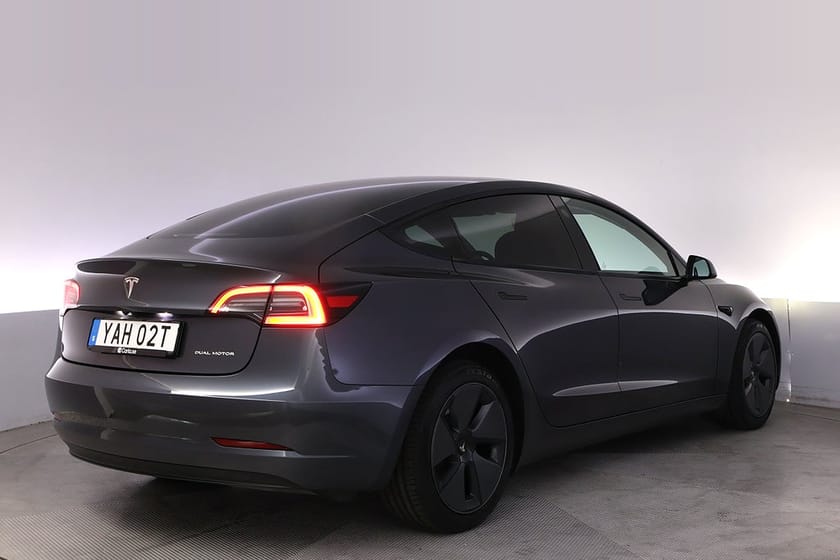Bild 5 av Tesla Model 3 Long Range AWD Refresh Autopilot Panorama