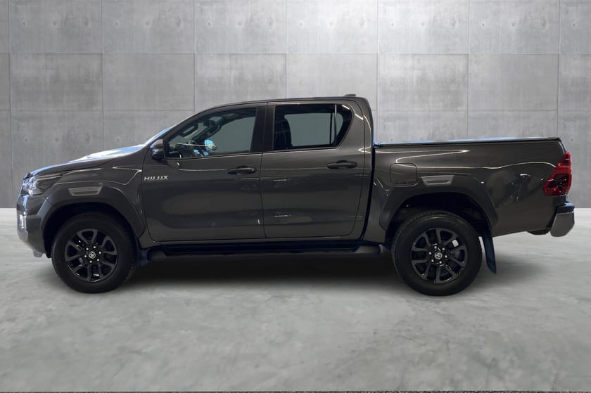 Bilde 2 av Toyota Hilux Dobbelcab Dobbelcab, 2.8l - SR+ Invisible X, Eber