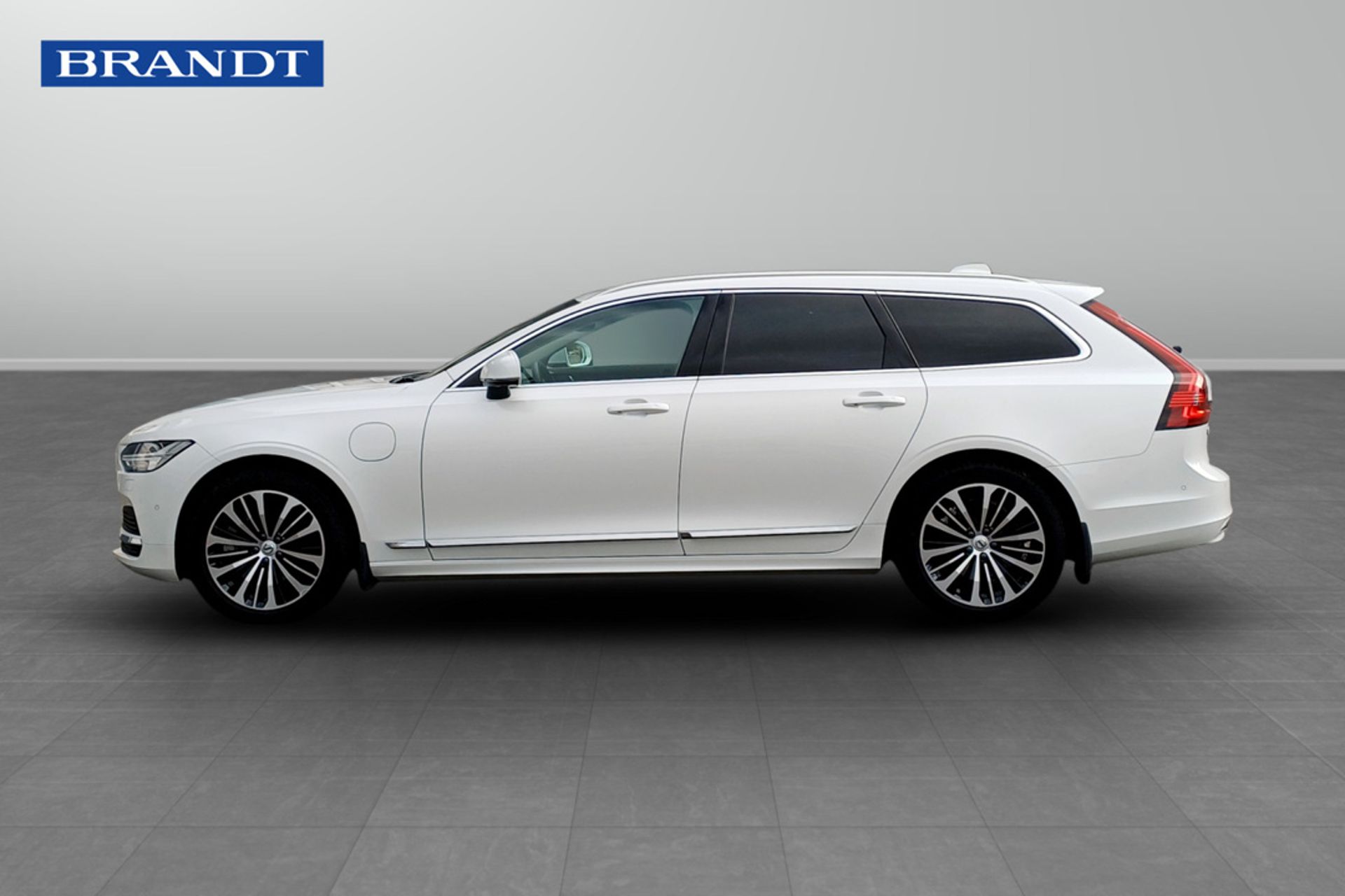 Volvo V90 T6 Plug-In Hybrid AWD 2025, bild 3/10