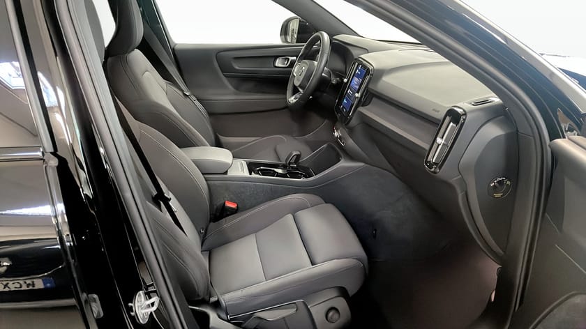 Bild 3 av Volvo XC40 Recharge Core 231Hk / Kamera / CarPlay / Navi