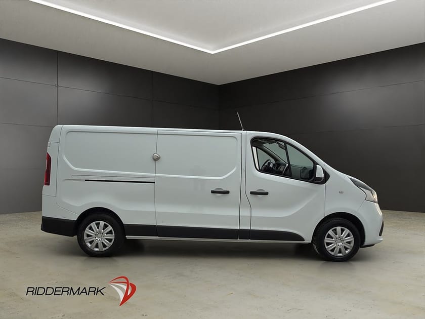 Bild 2 av Nissan NV300 Skåpbil L2 1.6dCi Värmare Drag 3-Sits B-Kamera V-Inredd