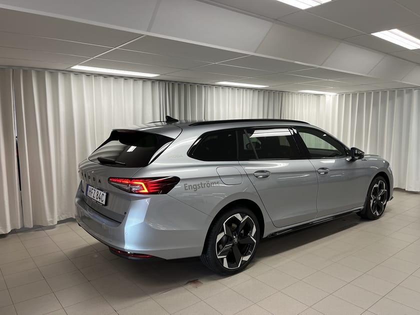 Bild 3 av Škoda Superb iV Kombi Sportline