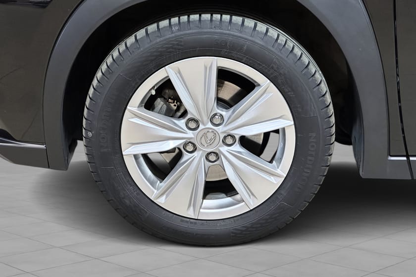 Bilde 5 av Lexus UX 250h E-Four AWD