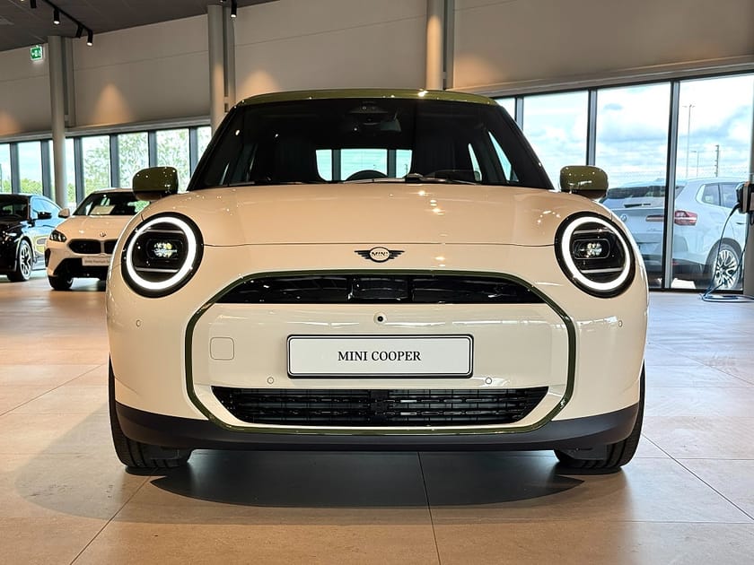 Bild 2 av MINI Cooper SE Paul Smith Edition XL-Paket