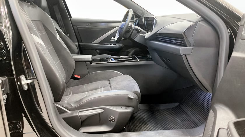 Bild 3 av Opel Astra Plug-In Hybrid 180 180hk,  GS-Line | HUD | 360 | Carplay