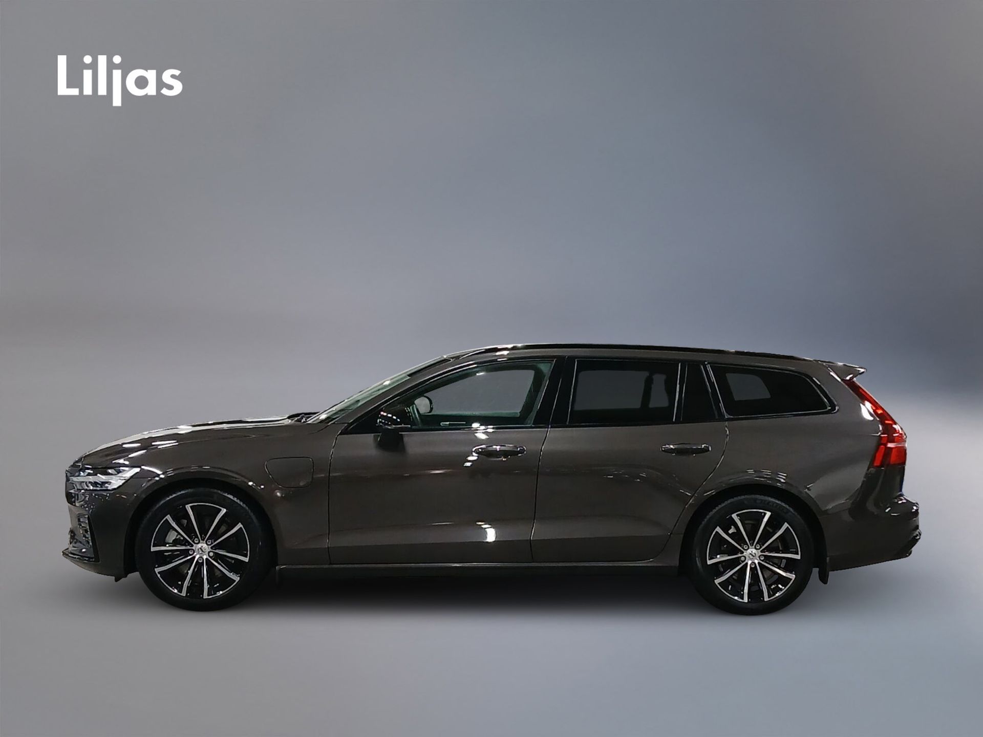Volvo V60 T6 Plus Dark Nordic Edition 2025, bild 2/10