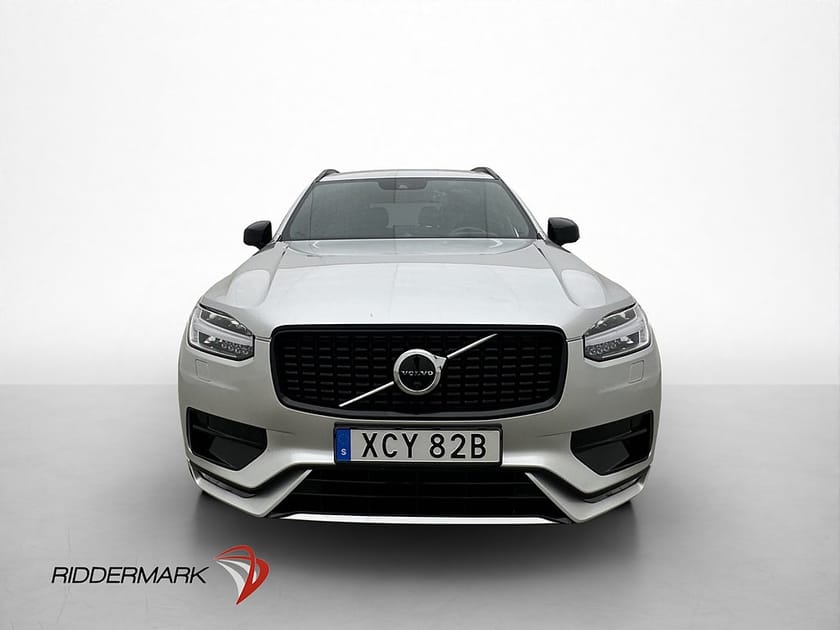 Bild 2 av Volvo XC90 B5 AWD R-Design 7-Sits B&W Pano Skinn Drag Luftfj