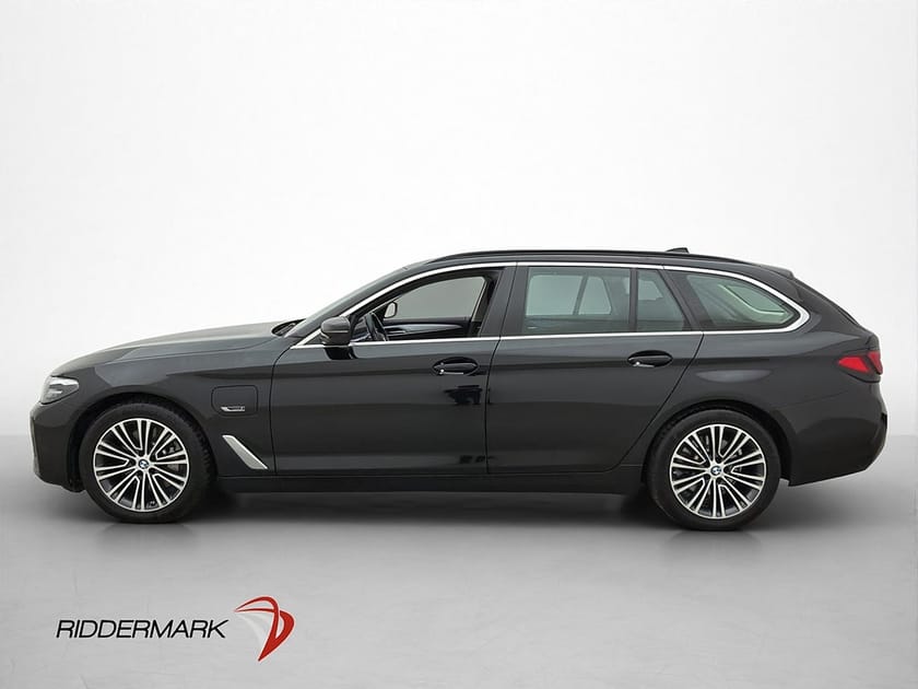 Bild 4 av BMW 530e Touring 292hk Kamera Navi CarPlay Ambient Drag