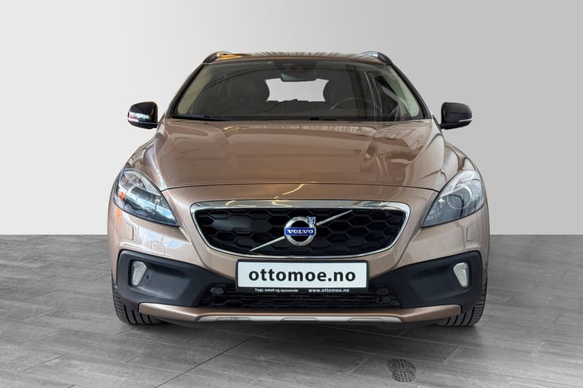 Bilde 3 av Volvo V40 Cross Country D2 Summum Aut. | Kamera | H.Feste | Skinn | Navi