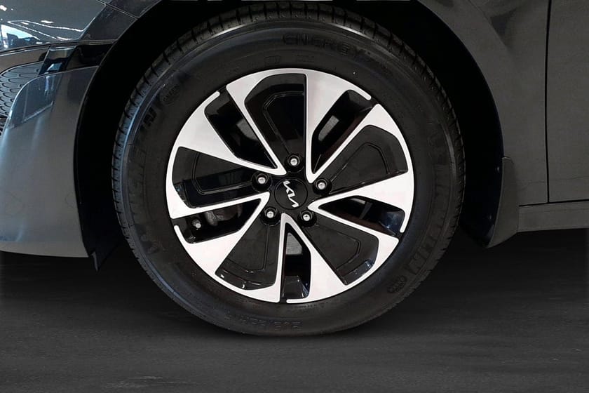 Bild 5 av Kia Ceed Sportswagon Plug-in Hybrid Plug in DCT Action