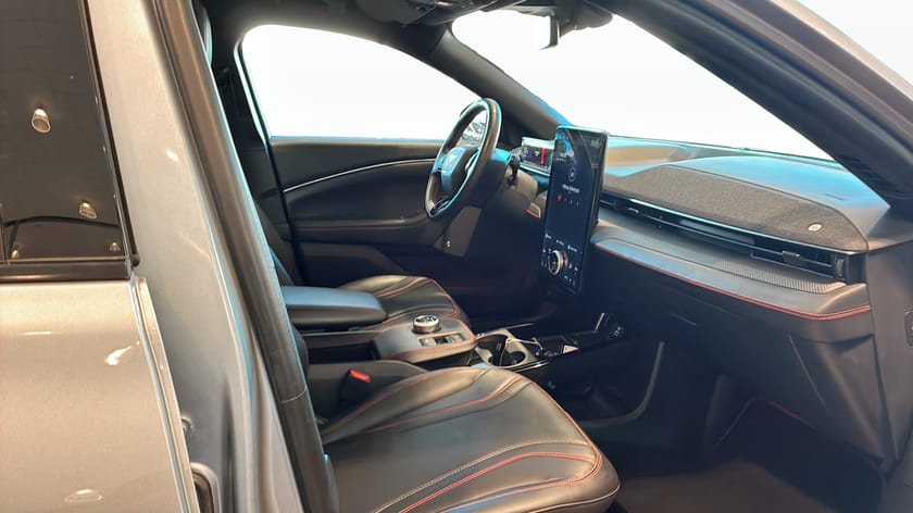 Bild 3 av Ford Mustang Mach-E Long Range AWD LR 351 hk|Teknikpaket+ | 360° kamera |