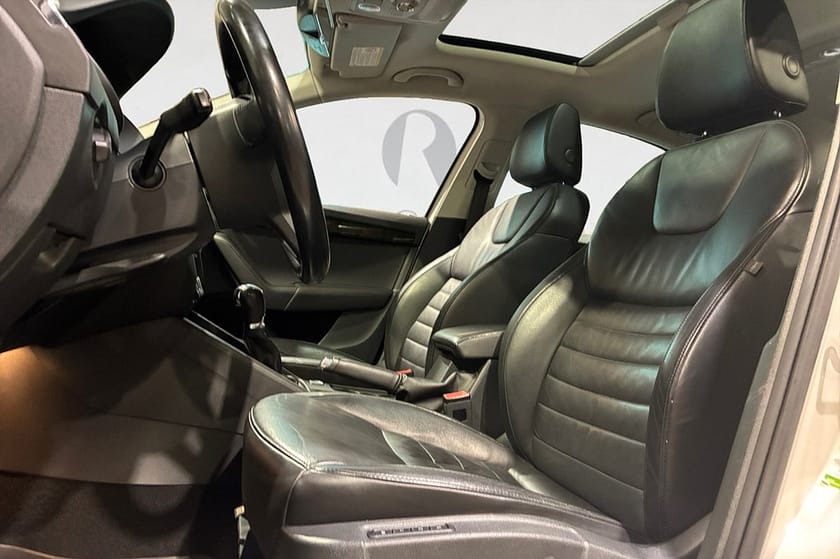 Bild 3 av Škoda Octavia 1.8 TSI 180 HK DSG ELEGANCE DRAG NAVI M&K SKINN 18"