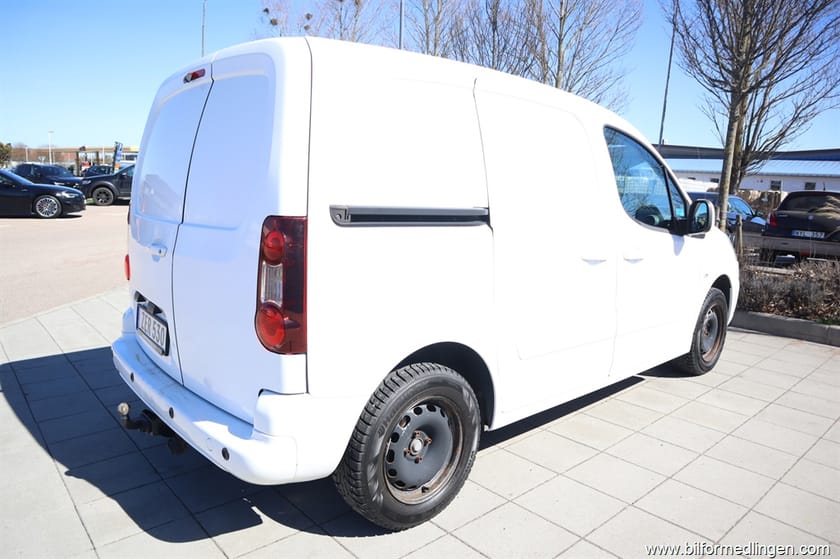 Bild 3 av Peugeot Partner Van Utökad Last 1.6 BlueHDI Skåp 100hk 3 sits Drag  Svensksåld