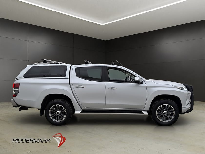 Bild 2 av Mitsubishi L200 Dubbelhytt Premium 2.2 4WD M/K-Värm Drag Diff 360° Moms