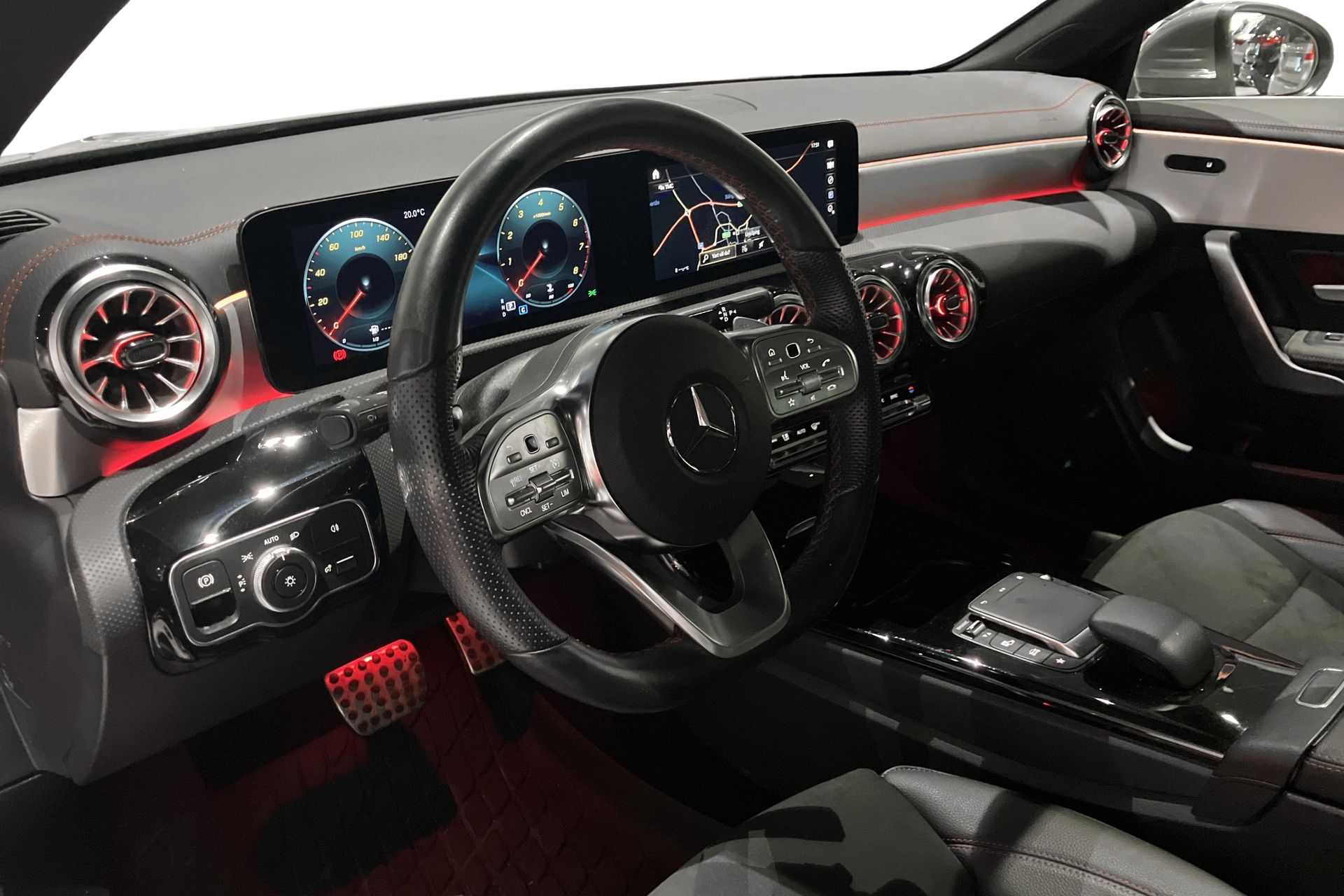 Mercedes-Benz CLA 200 2023, bild 7/10