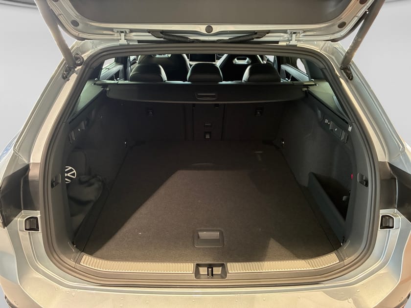 Bild 5 av Volkswagen Passat Sportscombi 2.0 TDI 193hk DSG7 4M R-LINE