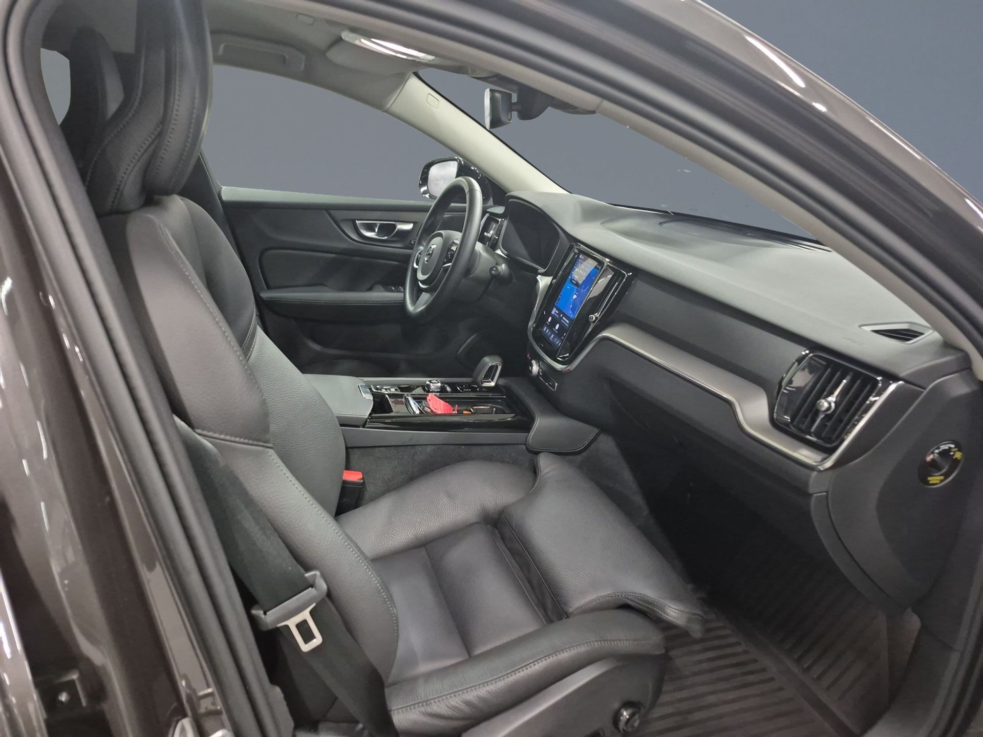Volvo V60 T6 Plus Dark Nordic Edition 2025, bild 7/10