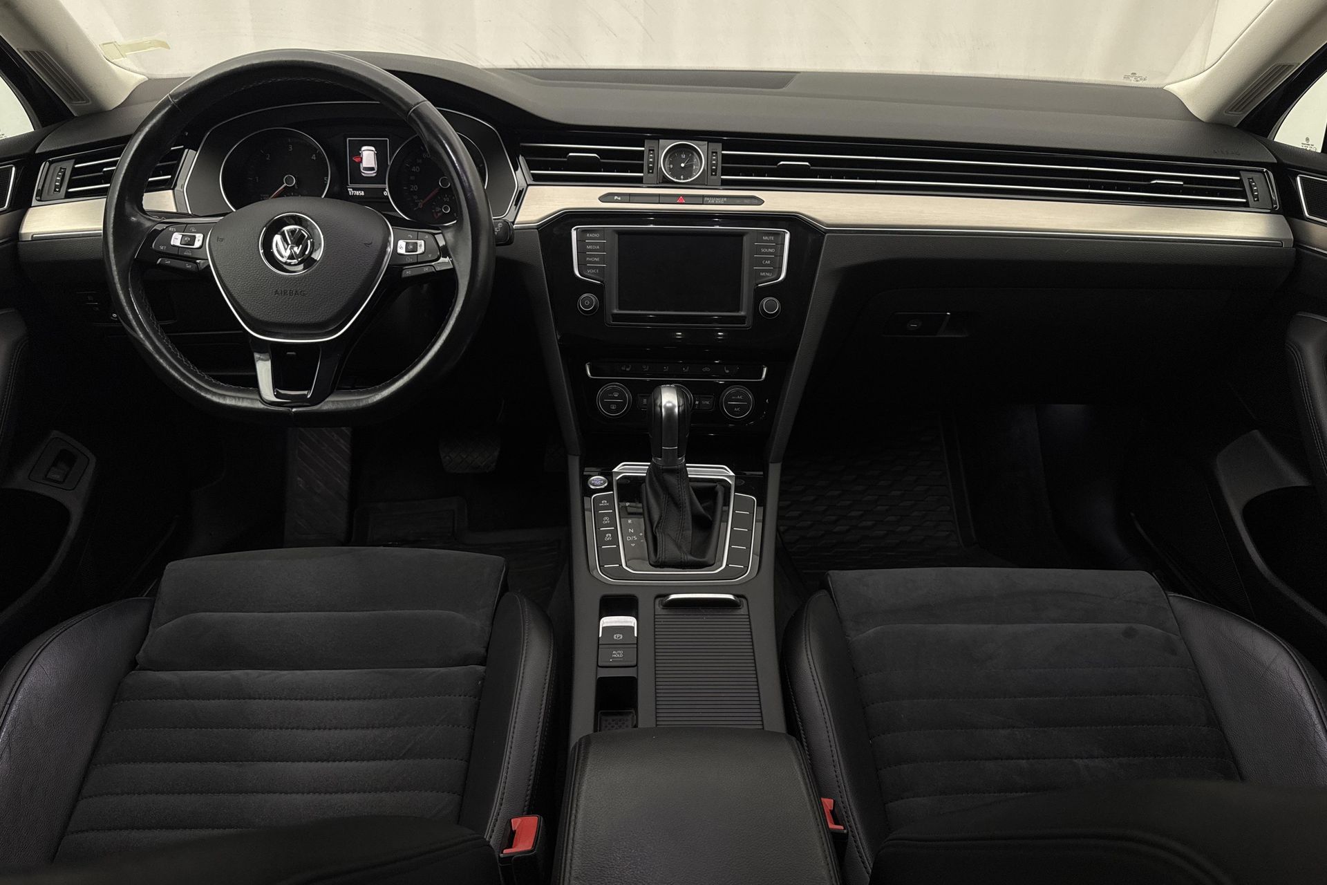 Volkswagen Passat 2016, bild 7/10