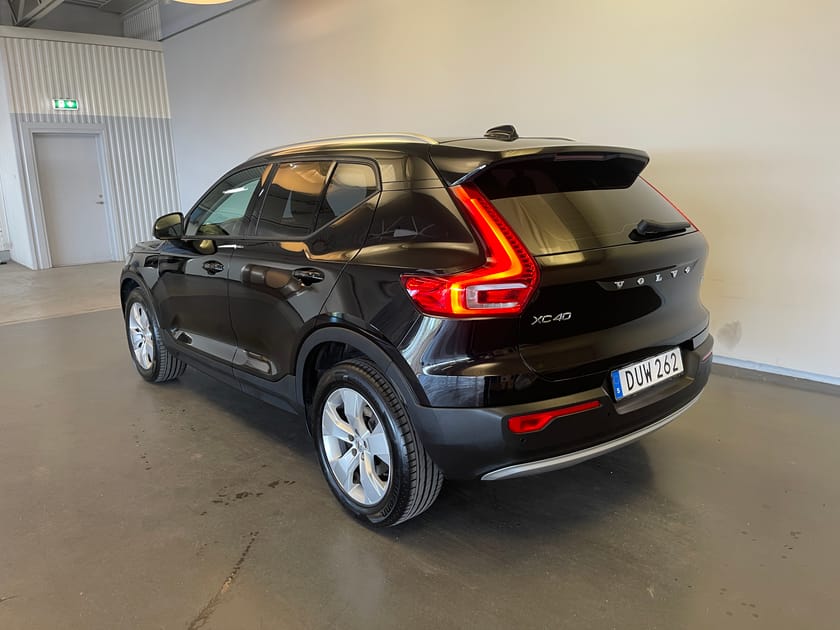 Bild 3 av Volvo XC40 T5 AWD Momentum Intro Edition/ Bak kamera/ Navigation/ El bagagelucka/ 10.000kr Tillbehör/