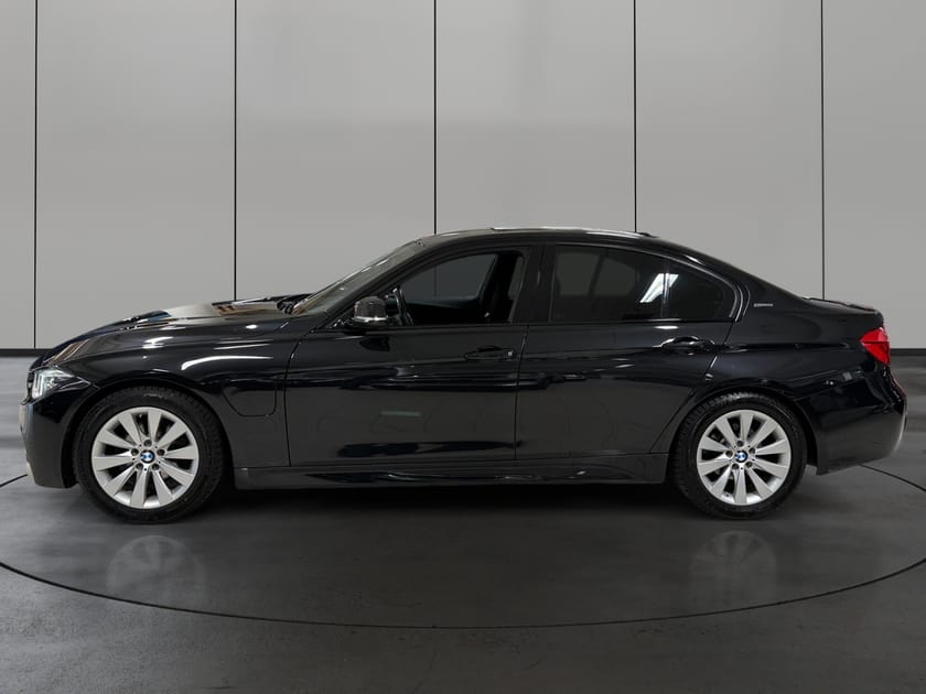 Bilde 2 av BMW 330e Sedan
