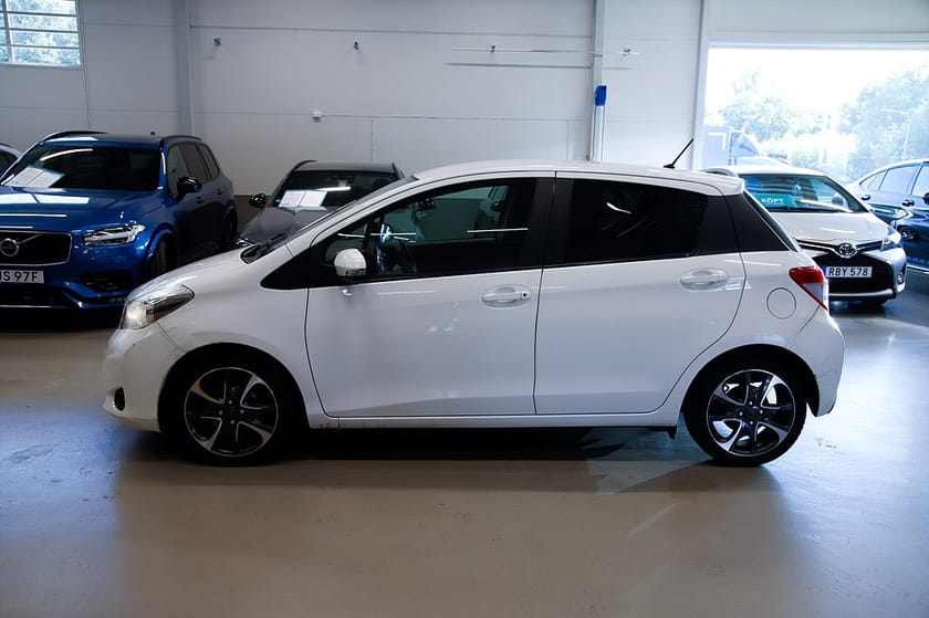 Bild 2 av Toyota Yaris 5-dörrar 1.33 Dual VVT-i Multidrive S, 99hk, 2014