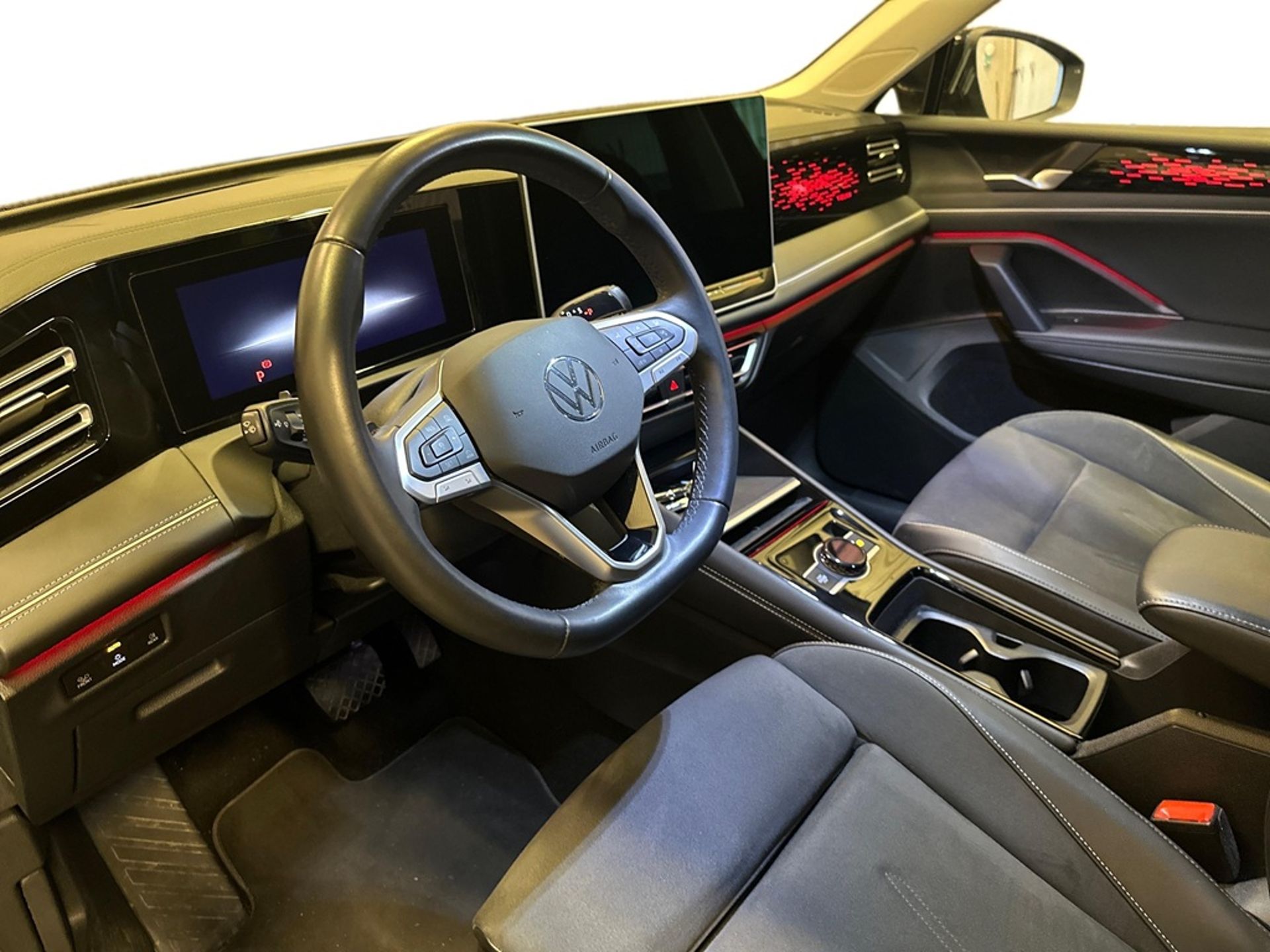 Volkswagen Tiguan 1.5 eHybrid Elegance 2024, bild 6/6