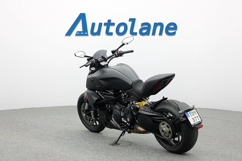 Bild 3 av Ducati Diavel 1260 *Nyservad, Nya däck