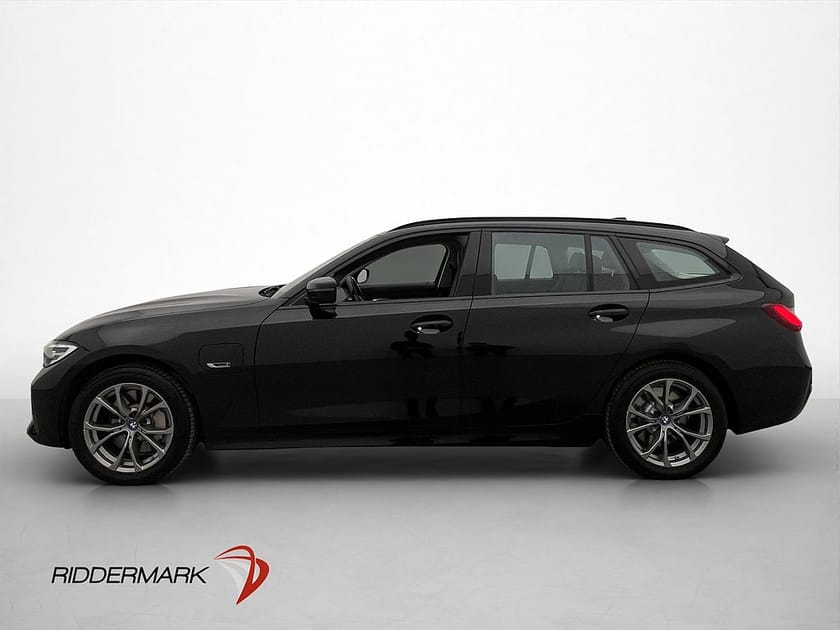Bild 4 av BMW 330e xDrive Touring 292hk Sport line Drag Hifi Cockpit CarPlay