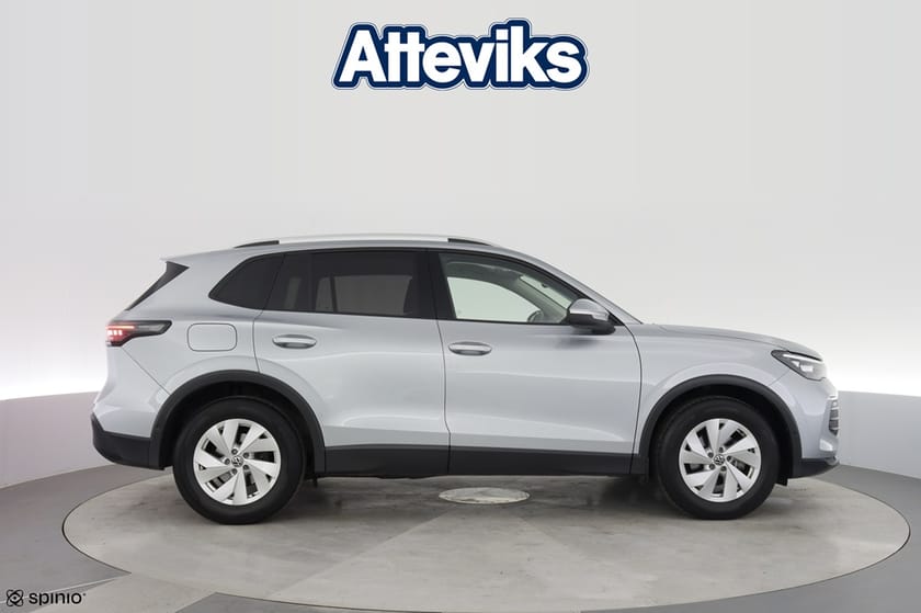 Bild 2 av Volkswagen Tiguan eTSI 150hk DSG Drag Värm Kamera El-Lucka