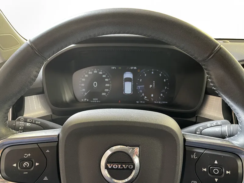 Bild 12 av 14 – Volvo XC40 B4 FWD Bensin Momentum Advanced Edt