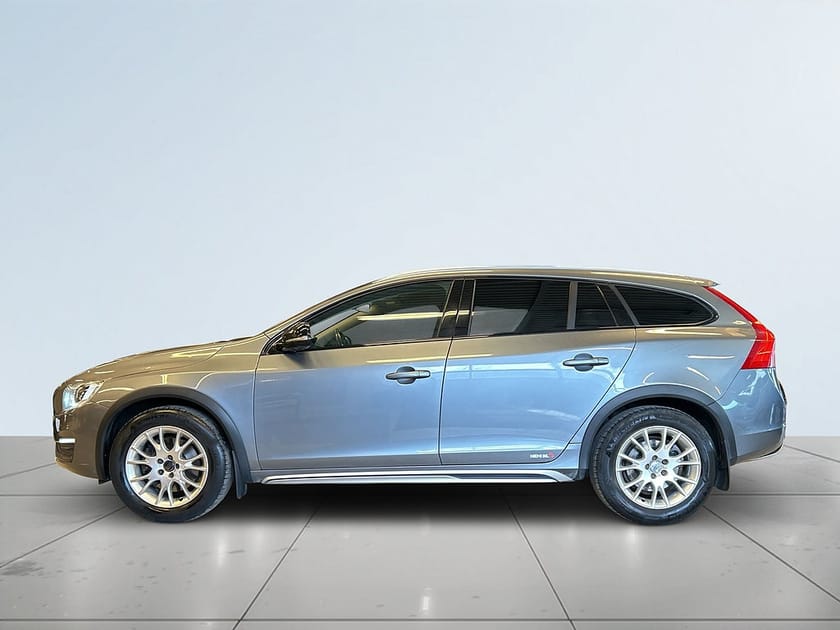 Bild 4 av Volvo V60 Cross Country D4 AWD Summum Drag/P-Värm/S&V/P-Sens/Skinn/Rem bytt/Nav