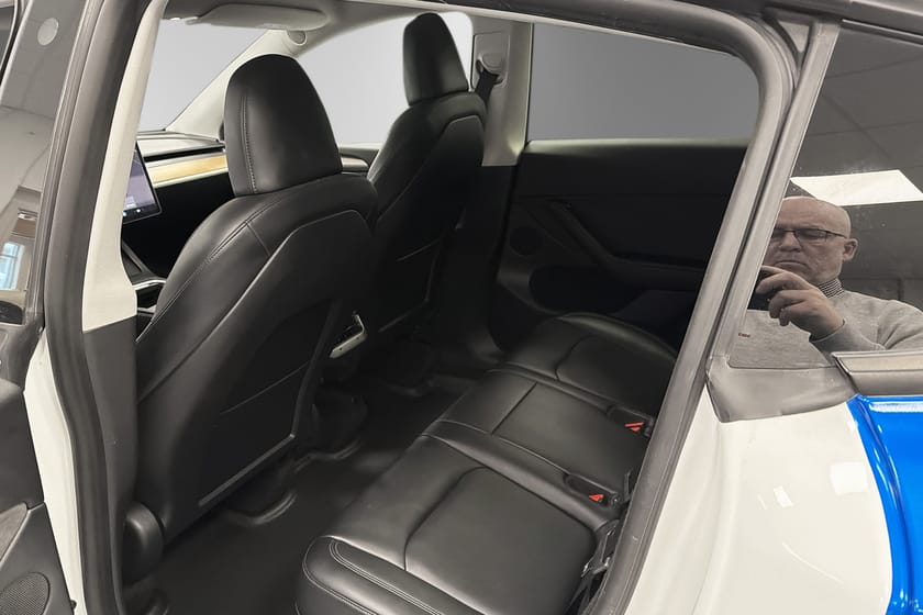 Bild 5 av Tesla Model Y Long Range AWD 514 HK