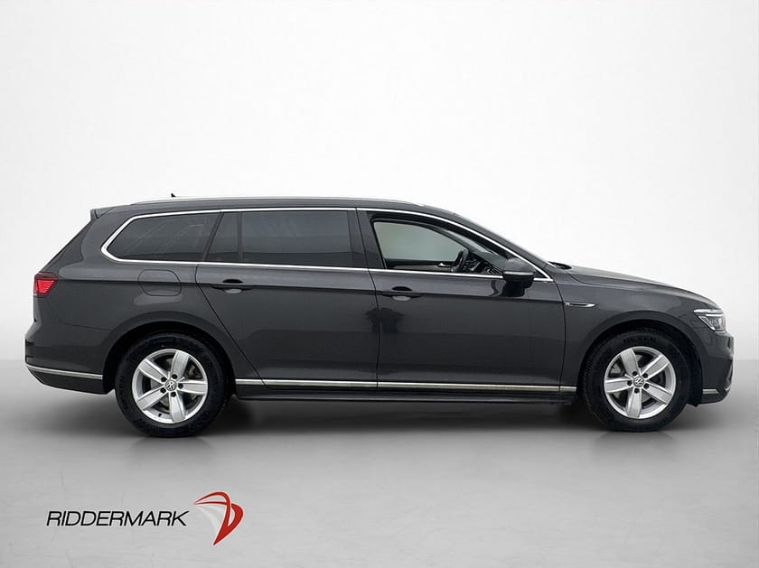 Bild 2 av Volkswagen Passat Sportscombi 2.0 TDI 4M R-Line Cockpit Kamera Matrix