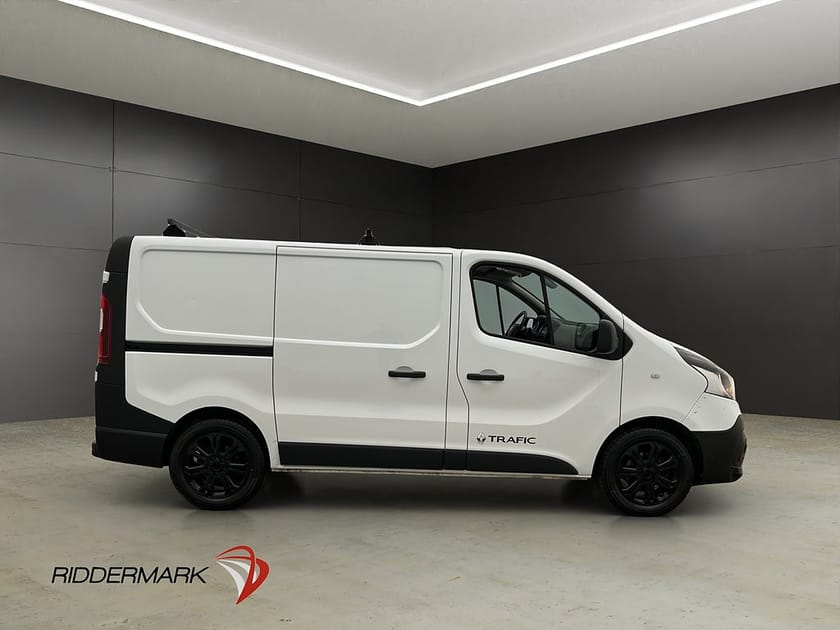 Bild 2 av Renault Trafic Skåpbil 1.6dCi Värmare PDC Dragkrok Takräcke Moms