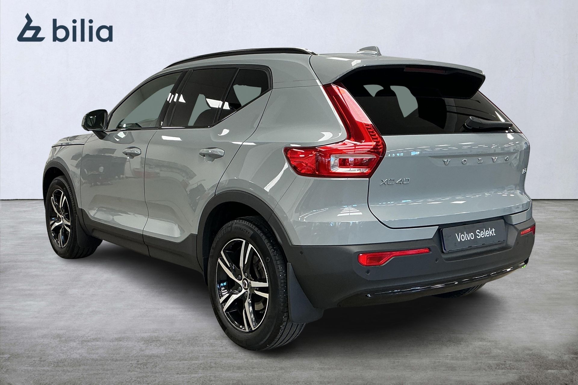 Volvo XC40 B3 FWD Bensin Plus Dark 2025, bild 2/10