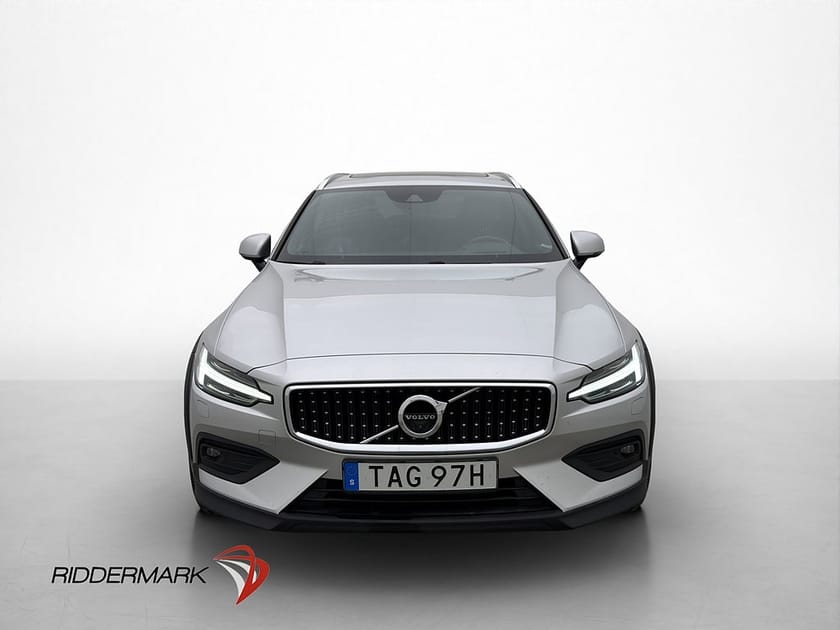 Bild 2 av Volvo V60 Cross Country D4 AWD Pano Skinn H/K 360° HuD Värm