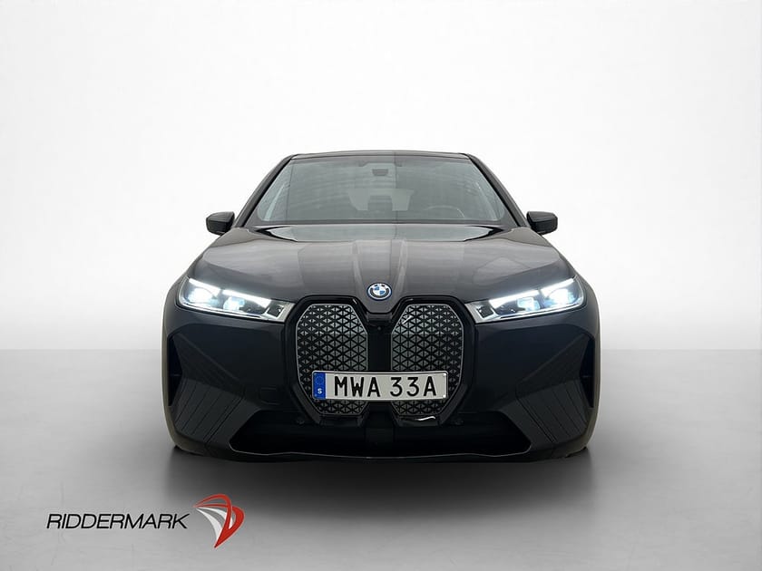 Bild 3 av BMW iX xDrive40 326hk Sport-Package MOMS HuD H/K Pano 360°