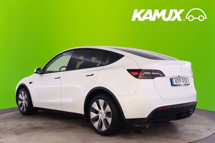 Bild 5 av Tesla Model Y Long Range AWD Drag Pano Moms