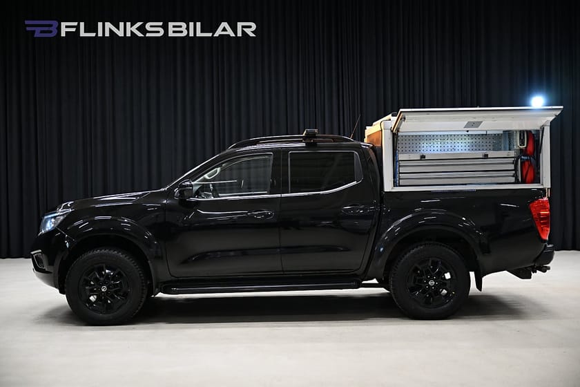 Bild 1 av Nissan Navara Dubbelhytt 190HK Automat|N-Guard|Kåpa|Inredd|Släde|Leasbar|SeUTR!!