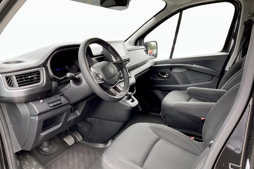 Bild 5 av Renault Trafic Skåpbil D-hytt PhII Nor L2H1 170 Automat / 5-sits / Värmare med fjärrstart / Dubbelhytt
