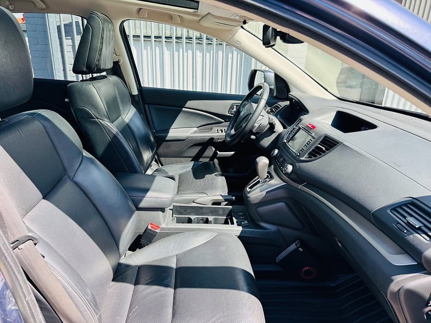 Bild 5 av Honda CR-V 2.2 i-DTEC 150HK 4WD EXECUTIVE / PANORAMA / NAVI / DRAG