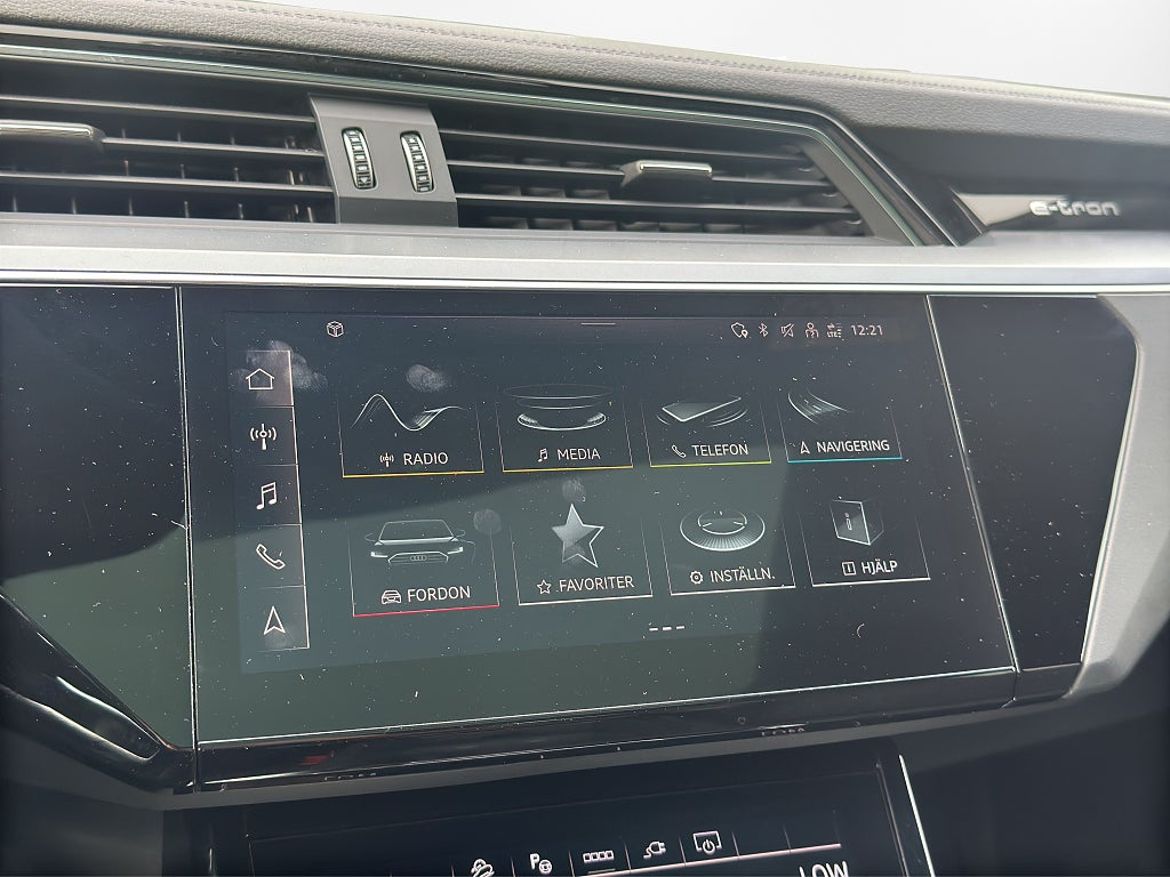 Audi Q8 55 e-tron quattro, bild 14 av 27