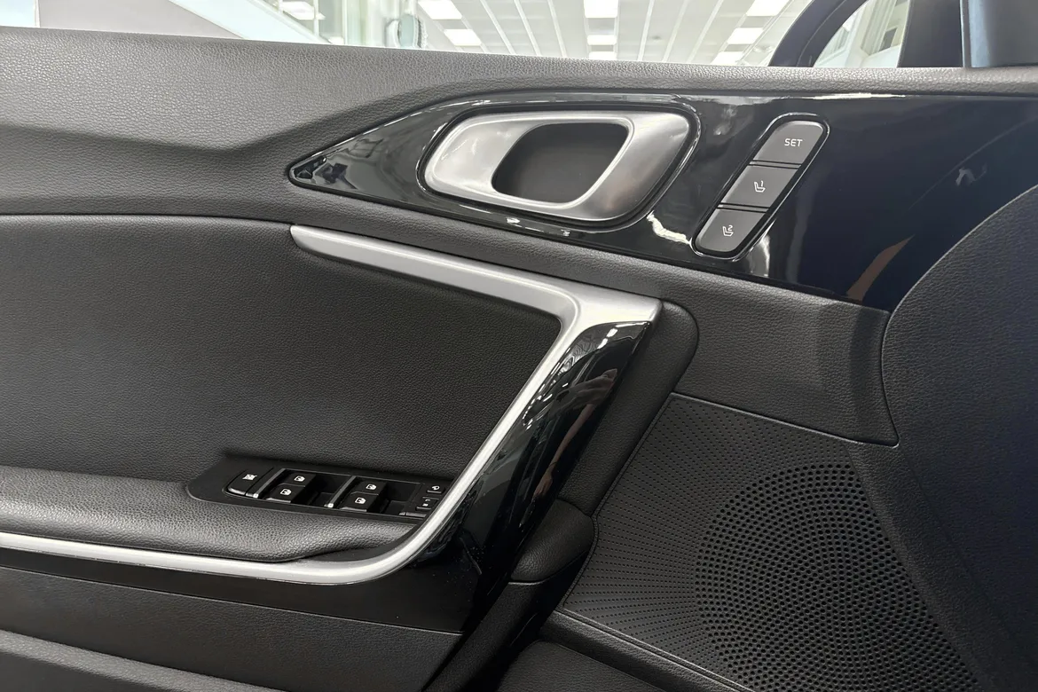picture of a car