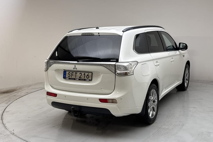 Bild 3 av Mitsubishi Outlander PHEV 2.0 Plug-in Hybrid 4WD (121hk)