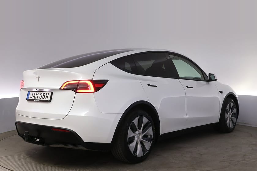 Bild 5 av Tesla Model Y Standard Range RWD Autopilot Panorama Drag V-hjul