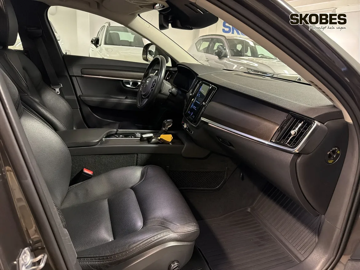 Volvo V90 Cross Country