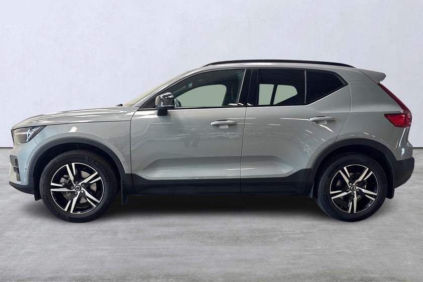 Bild 2 av Volvo XC40 B3 FWD Bensin Plus Dark