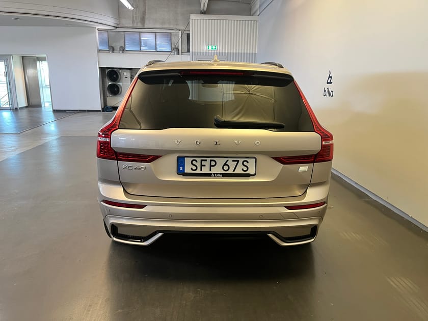 Bild 4 av Volvo XC60 Recharge T6 Ultimate Dark / Tonade rutor / Backkamera / Navigation/