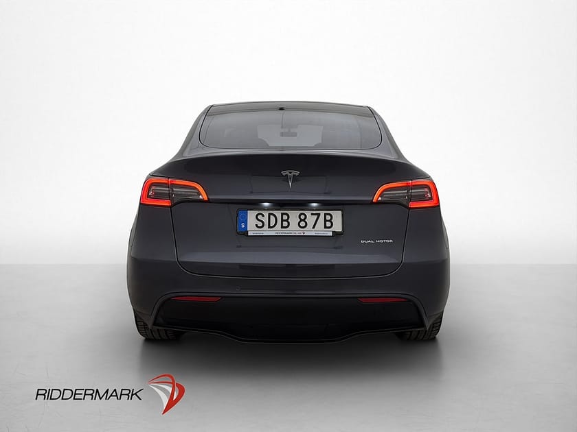 Bild 5 av Tesla Model Y Long Range AWD Panorama Autopilot Svensksåld