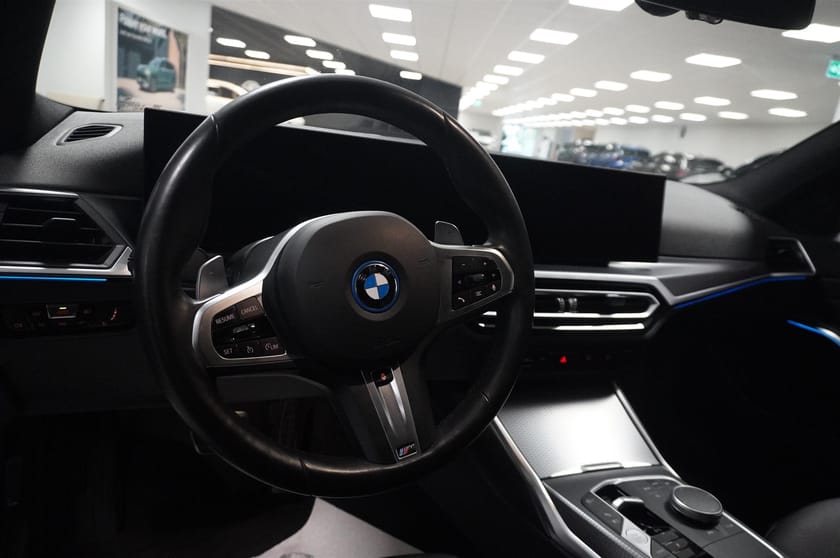 Bild 2 av BMW 330e xDrive Touring